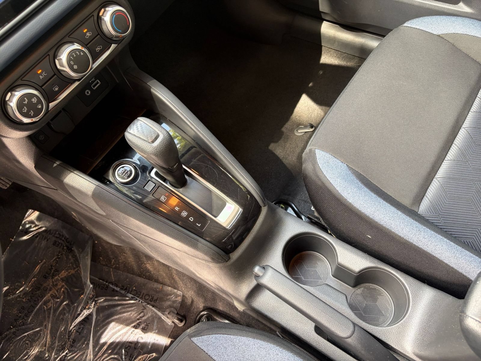 Used 2025 Nissan Versa SV FWD image 39