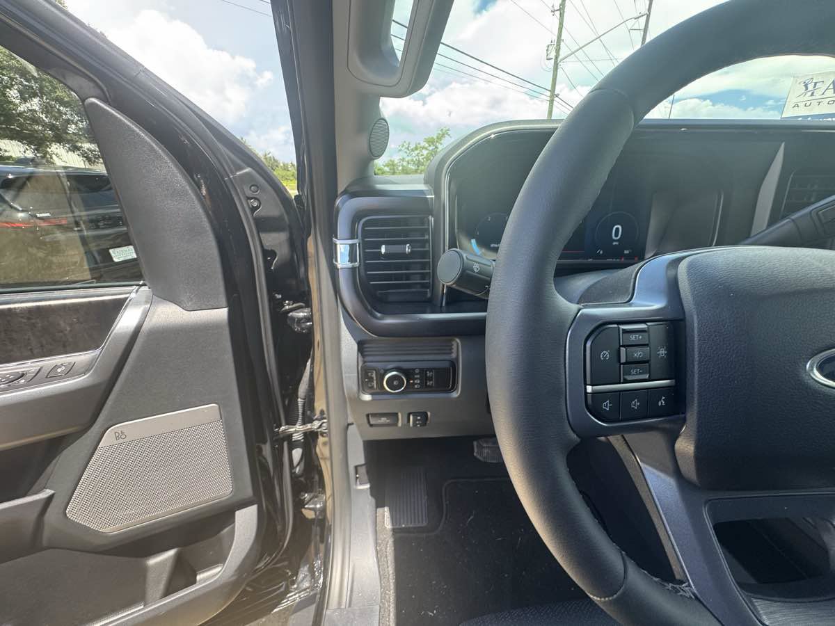 Used 2026 Ford F450 Lariat AWD/4WD image 15