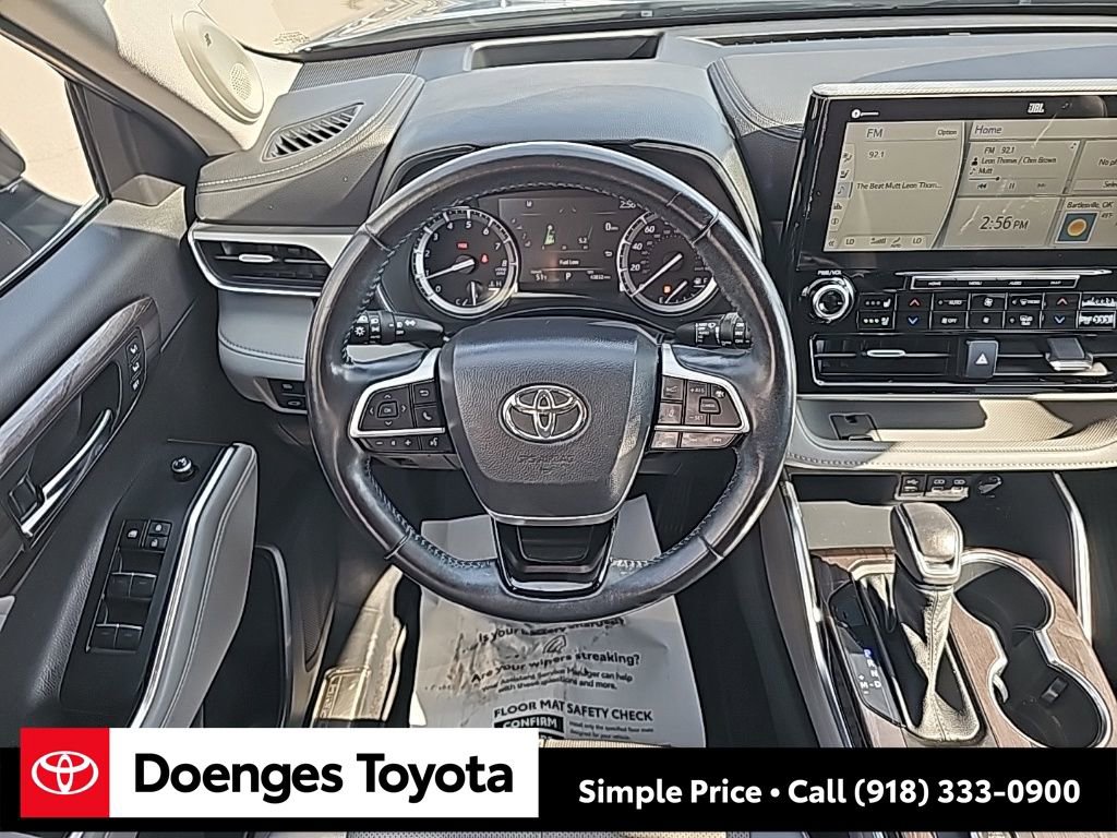 Used 2022 Toyota Highlander Platinum image 17