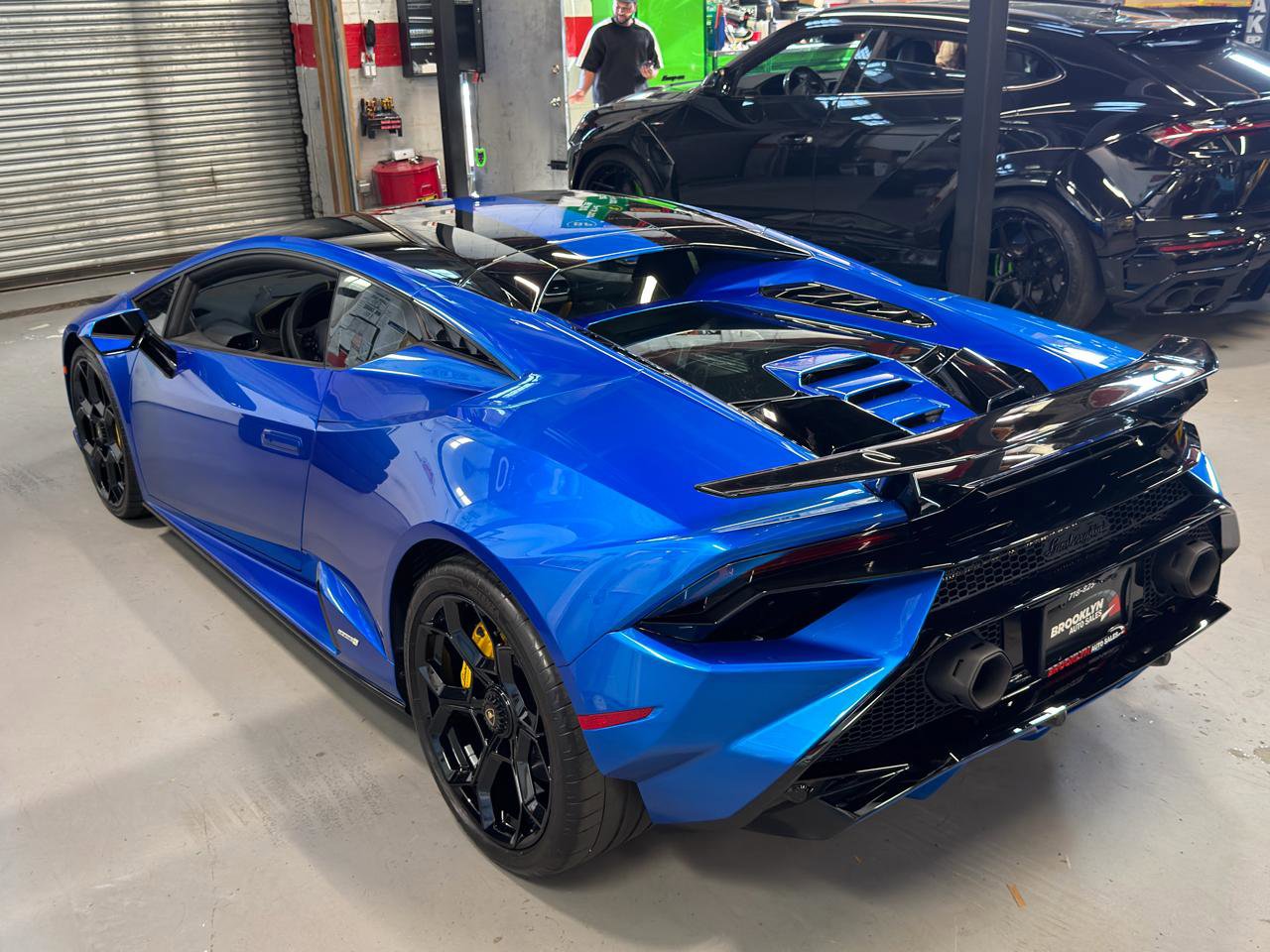 Used 2023 Lamborghini Huracan Tecnica RWD image 10