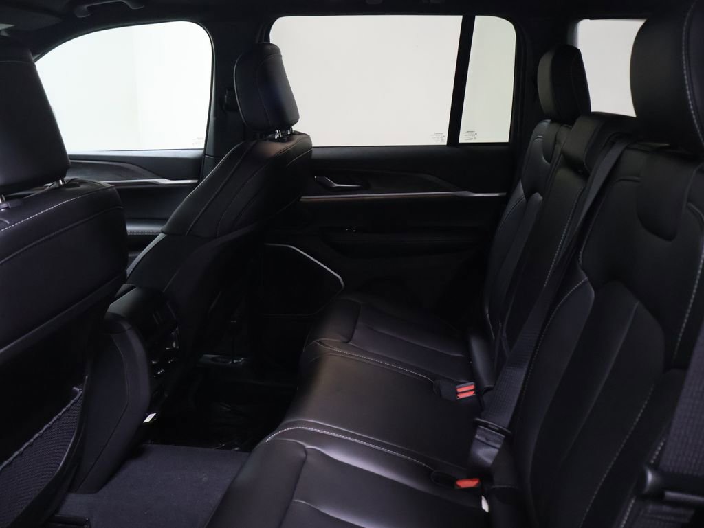 New 2026 Jeep Grand Cherokee Limited image 11