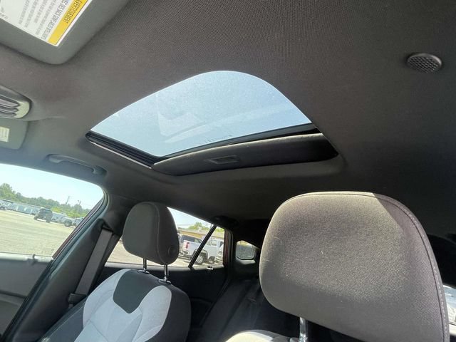 Certified 2024 Chevrolet Trax RS w/ Sunroof Package FWD image 17