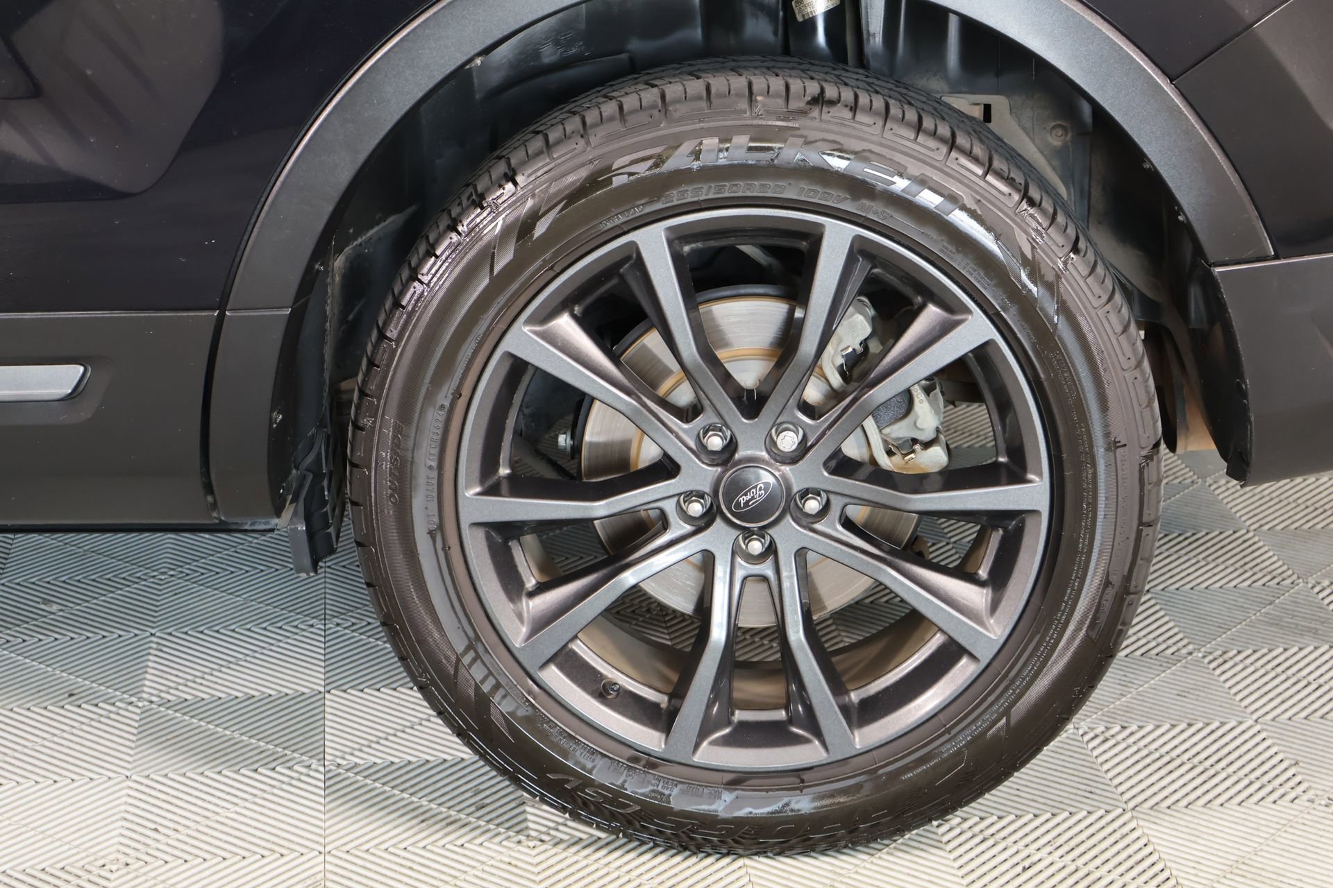 Used 2019 Ford Explorer XLT w/ Equipment Group 202A FWD image 20