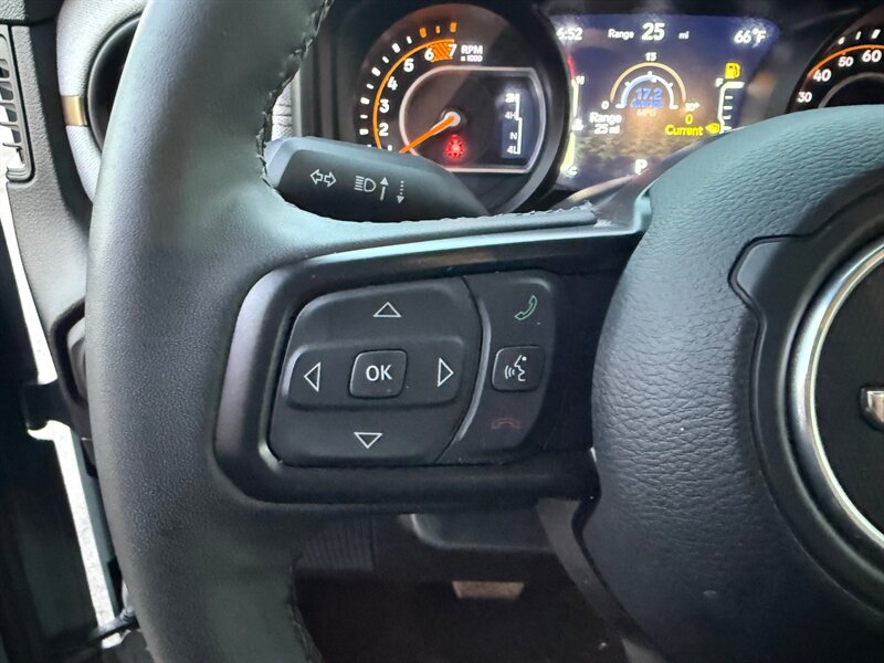 Used 2025 Jeep Wrangler Unlimited Sport AWD/4WD image 20