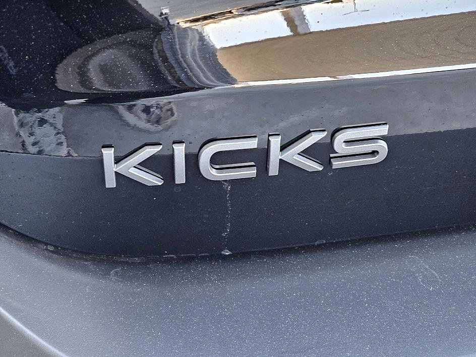 New 2026 Nissan Kicks SR image 12