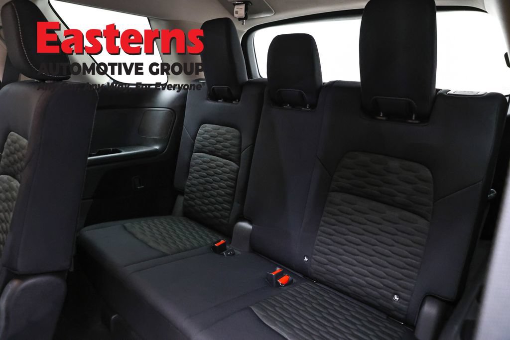 Used 2022 Nissan Pathfinder SV AWD/4WD image 27