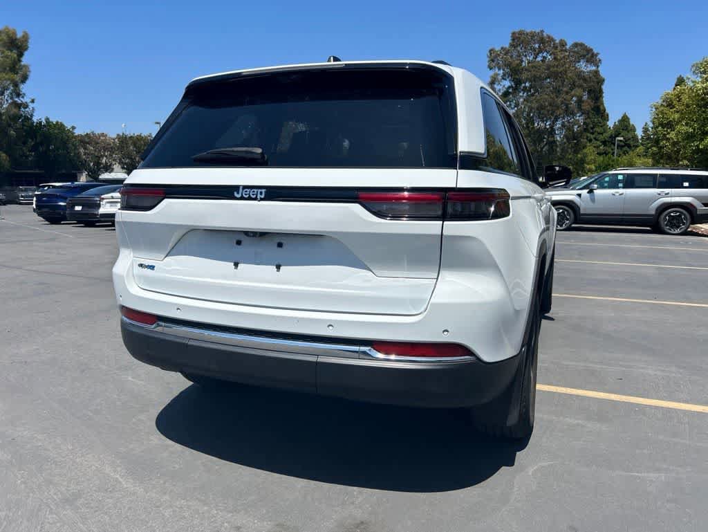 Used 2022 Jeep Grand Cherokee Limited 4xe w/ Luxury Tech Group II AWD/4WD image 3