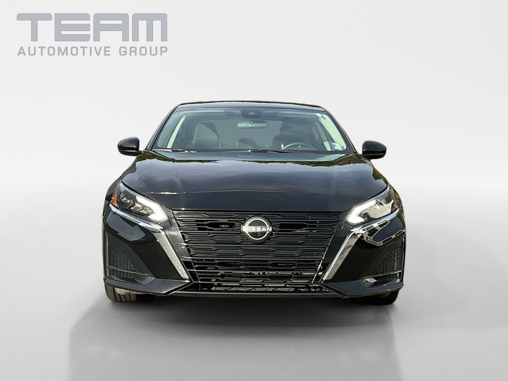 Used 2023 Nissan Altima 2.5 SV image 2