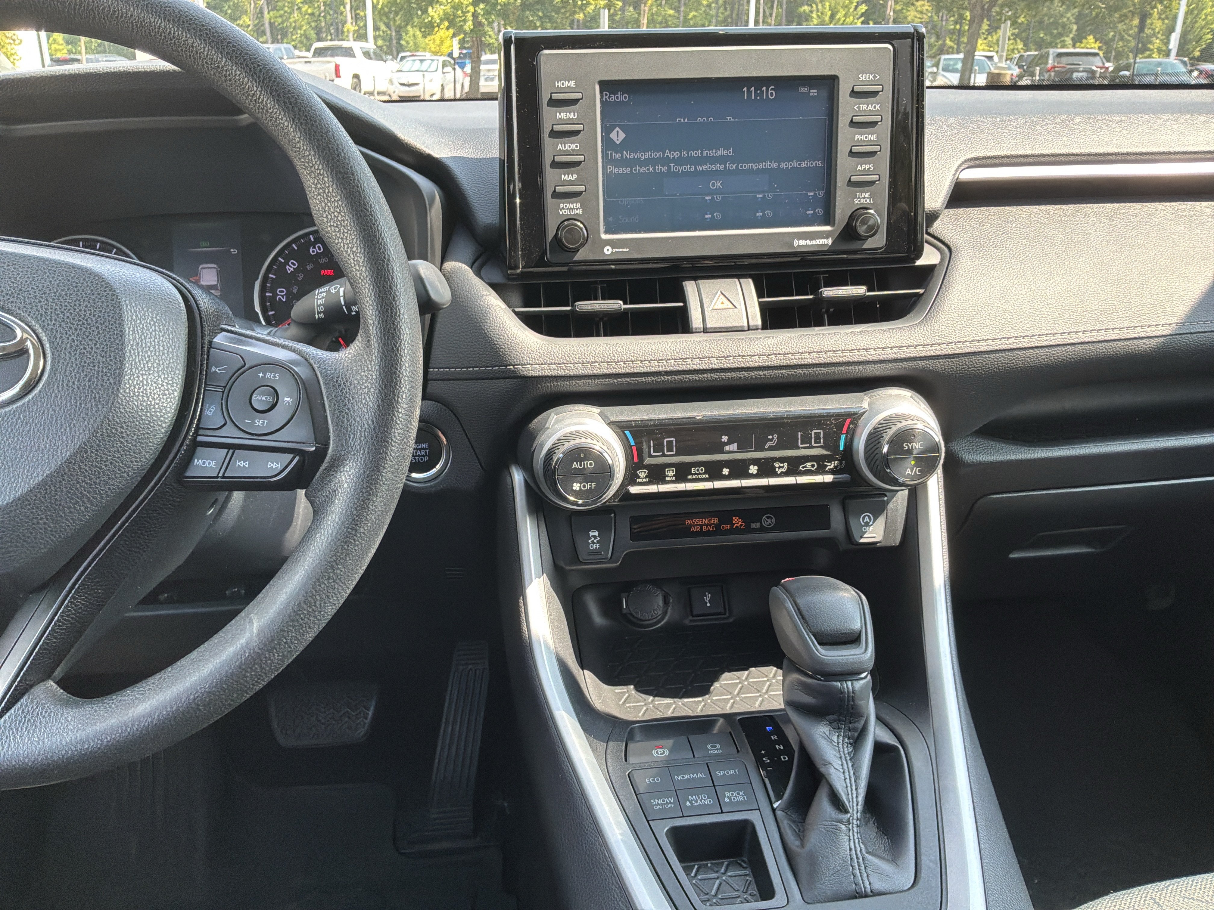 Used 2021 Toyota RAV4 XLE AWD/4WD image 29
