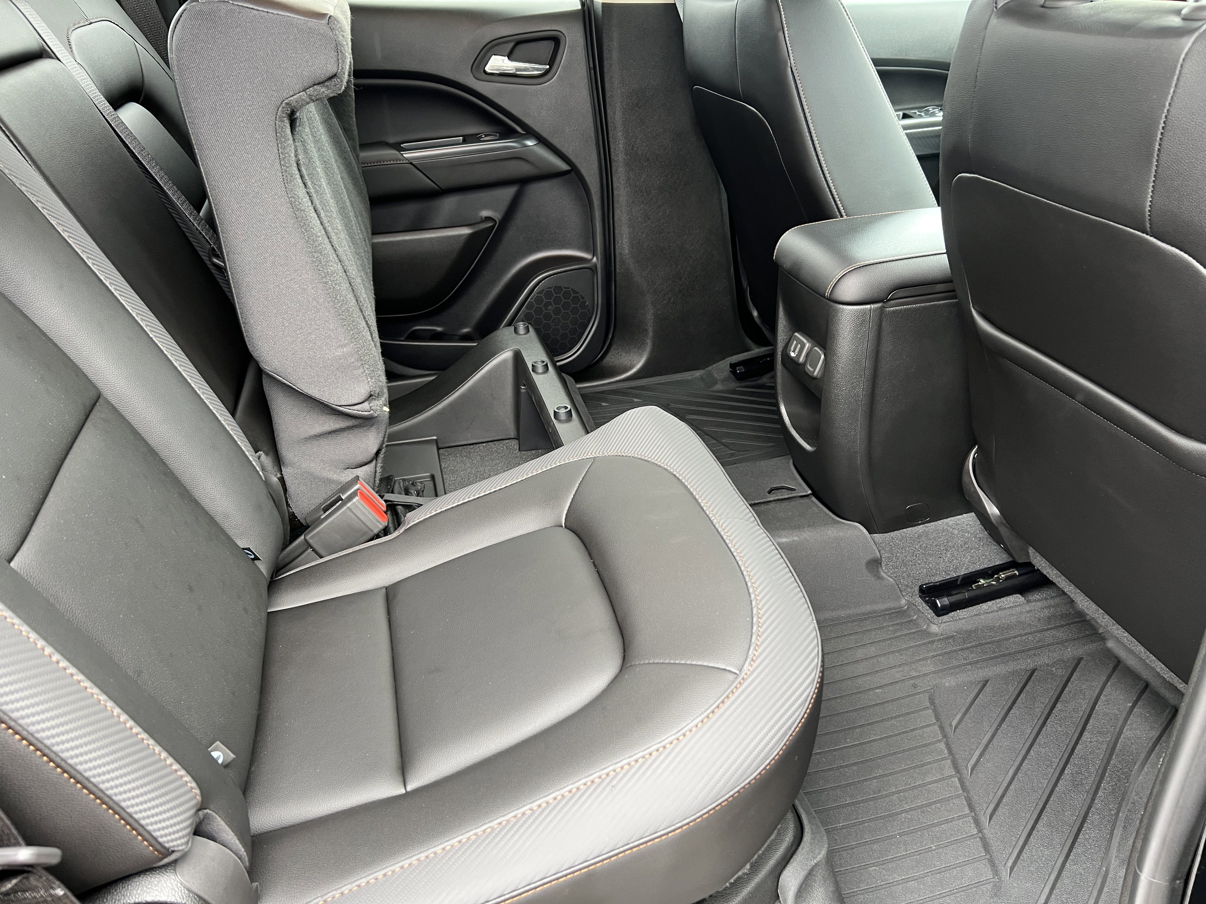 Used 2022 GMC Canyon AT4 image 18