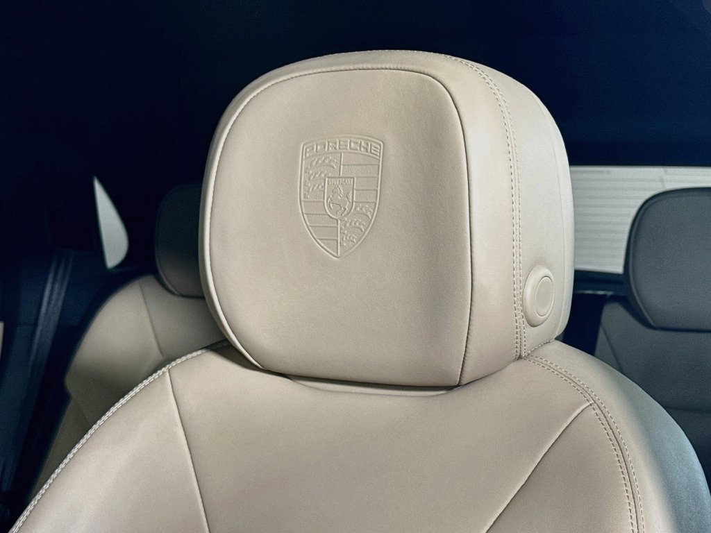 Certified 2024 Porsche Cayenne AWD/4WD image 20