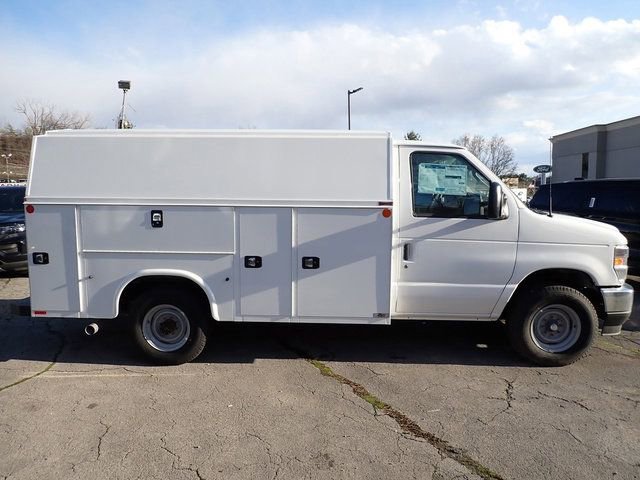 New 2026 Ford E-350 and Econoline 350 Super Duty w/ Power Equipment Group RWD image 9