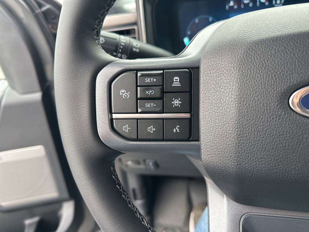 New 2026 Ford F250 Lariat w/ Black Appearance Package image 19