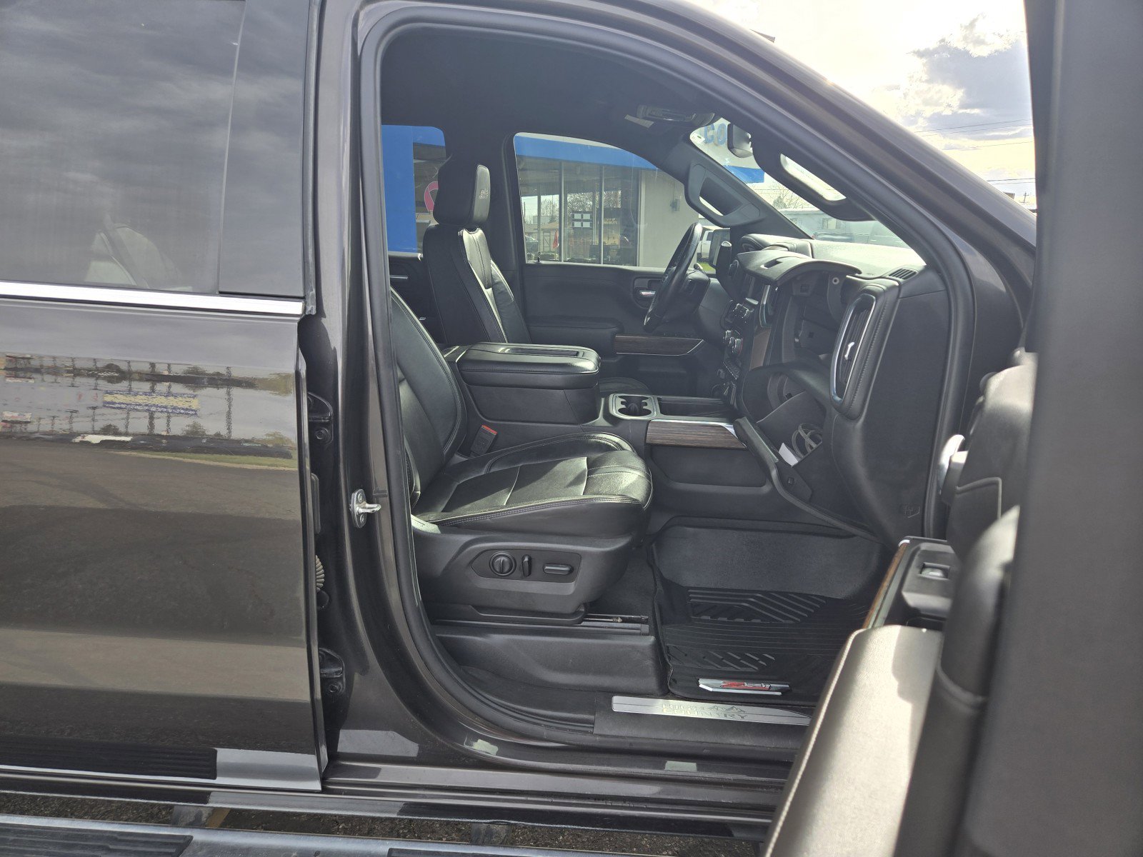 Used 2021 Chevrolet Silverado 1500 High Country w/ Z71 Off-Road Package image 19