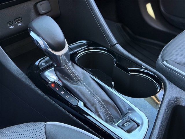 Used 2025 Buick Encore GX Avenir image 19