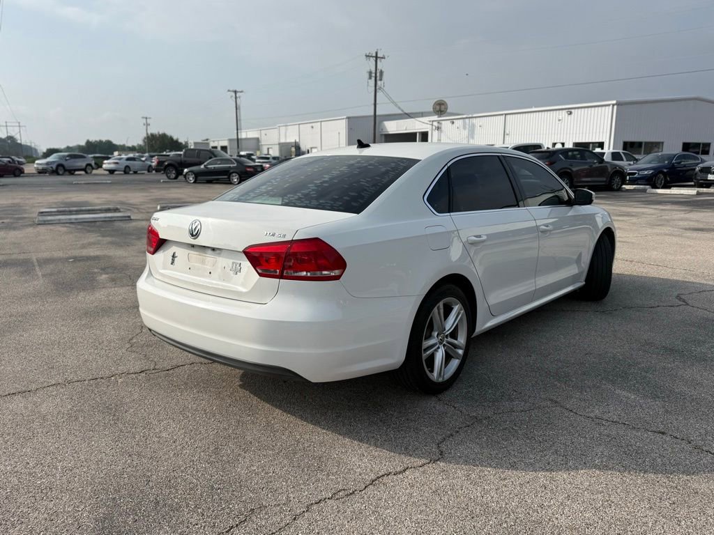 Used 2015 Volkswagen Passat TDI SE FWD image 3
