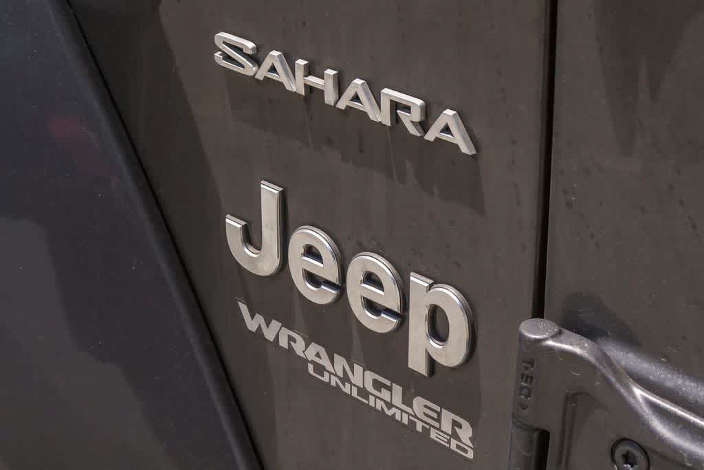Used 2020 Jeep Wrangler Unlimited Sahara w/ Uconnect 4C Nav & Sound Group AWD/4WD image 11