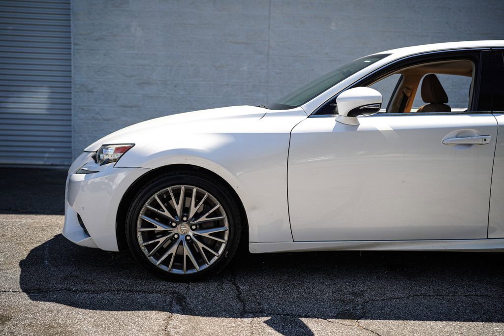 Used 2016 Lexus IS 200t w/ Premium Package RWD image 11