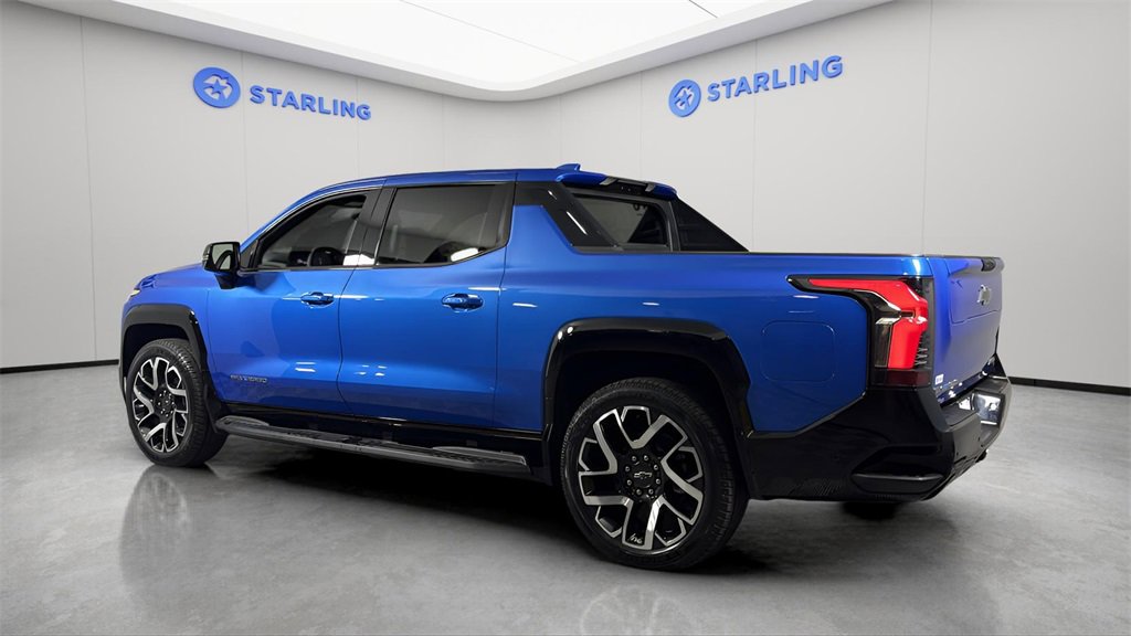 Used 2025 Chevrolet Silverado EV RST image 4