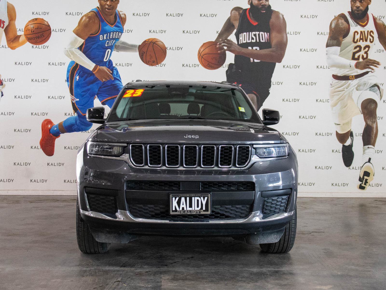 Used 2023 Jeep Grand Cherokee L Laredo RWD image 19