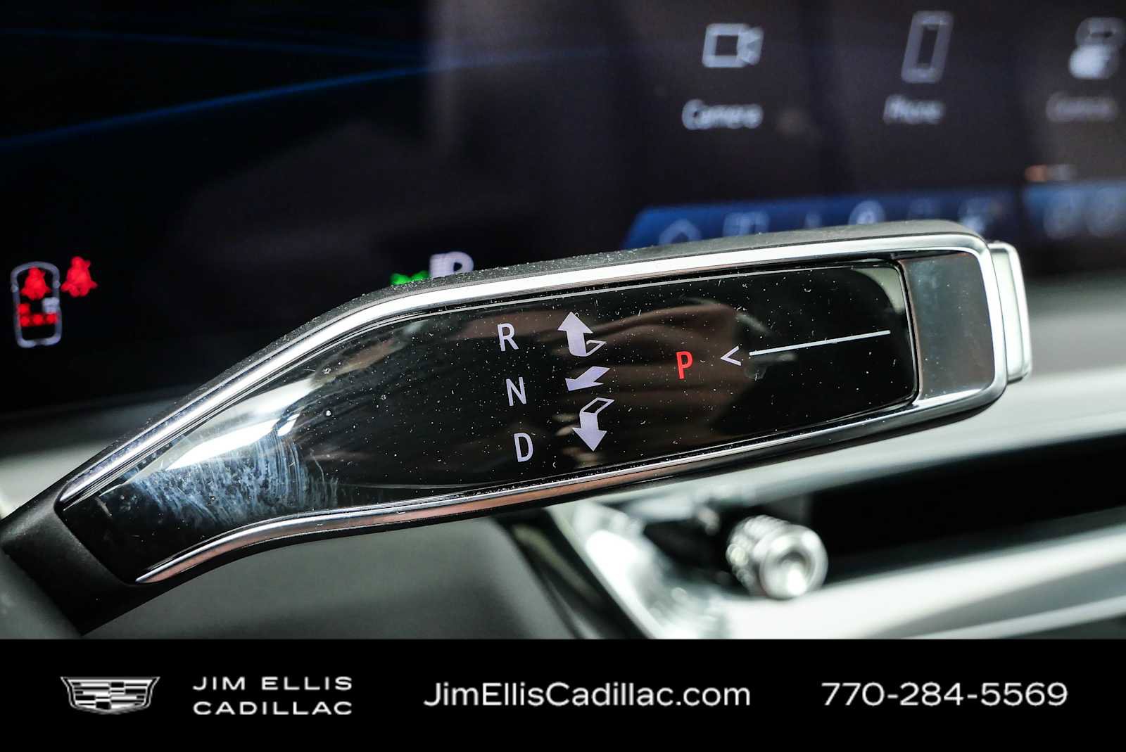 Certified 2025 Cadillac Lyriq Luxury AWD/4WD image 17