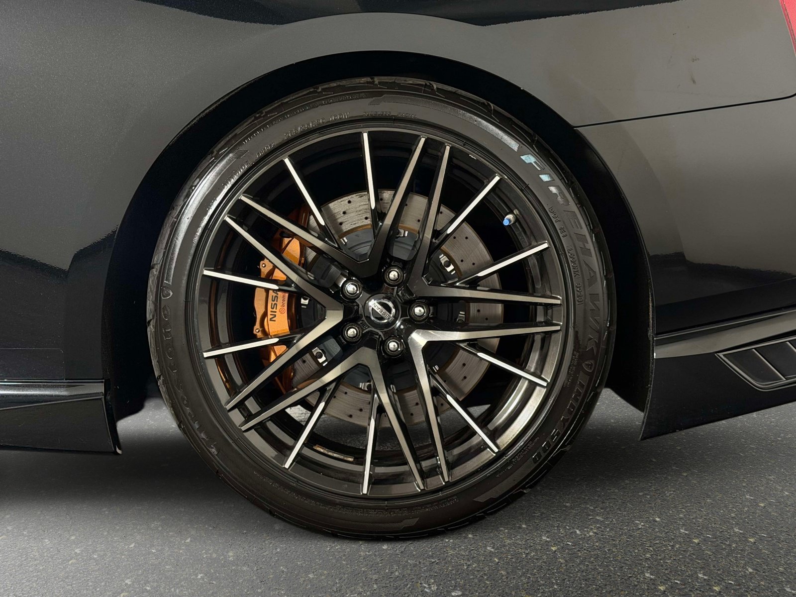 Used 2021 Nissan GT-R Premium AWD/4WD image 12