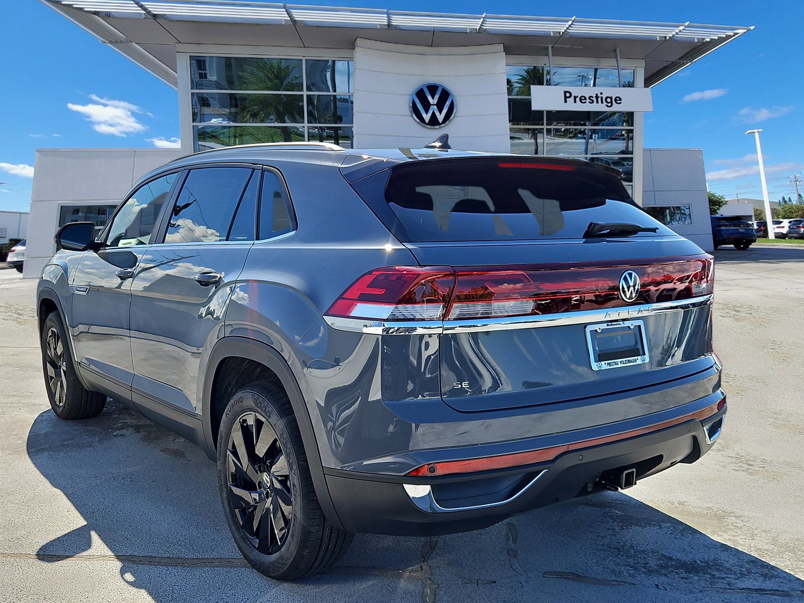 New 2026 Volkswagen Atlas Cross Sport SE image 3
