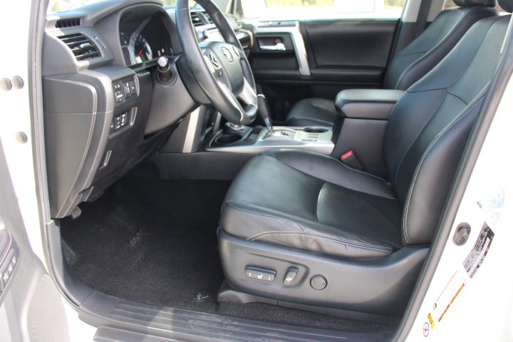 Used 2017 Toyota 4Runner Limited image 12