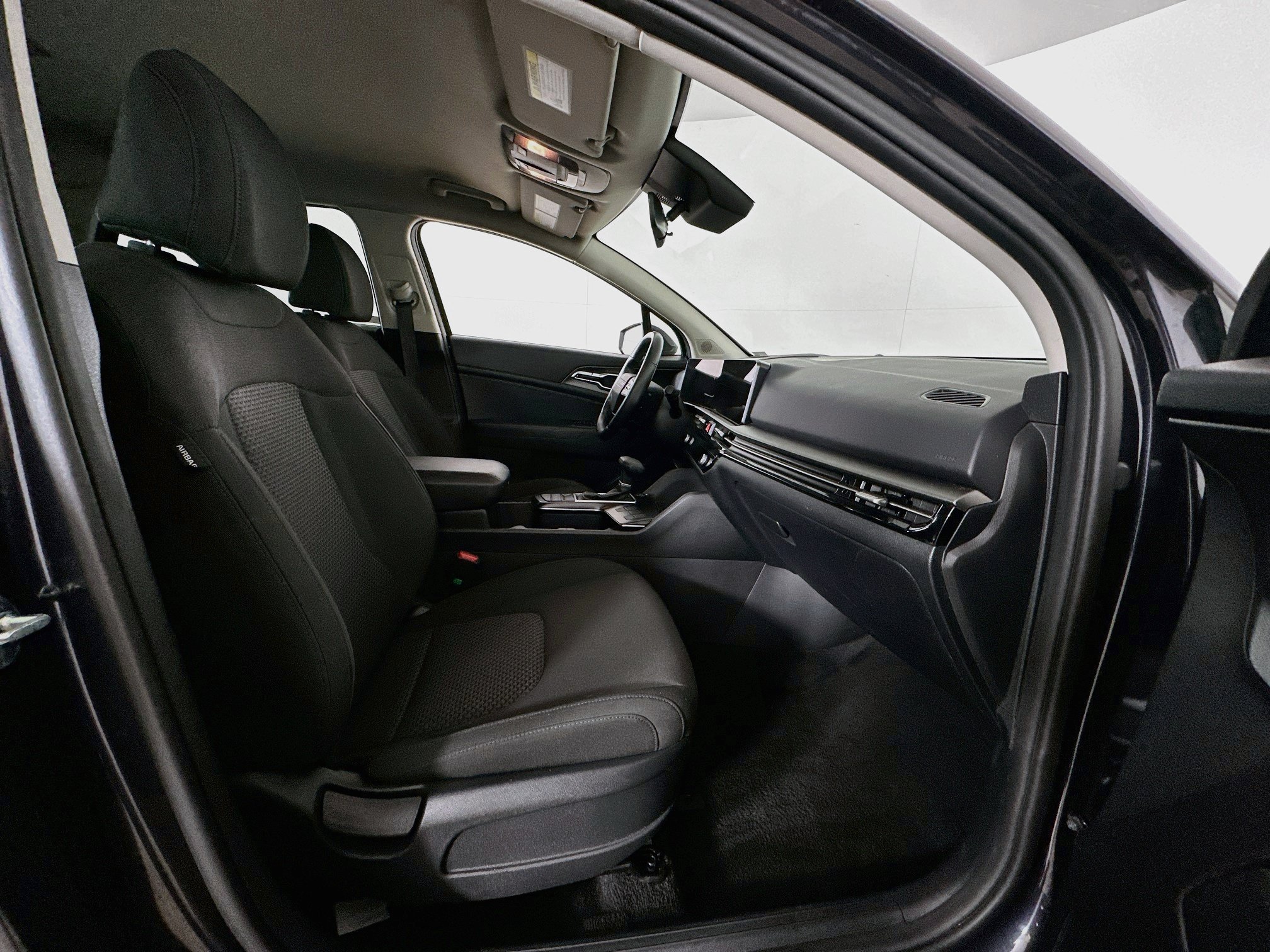Used 2026 Kia Sportage LX FWD image 29