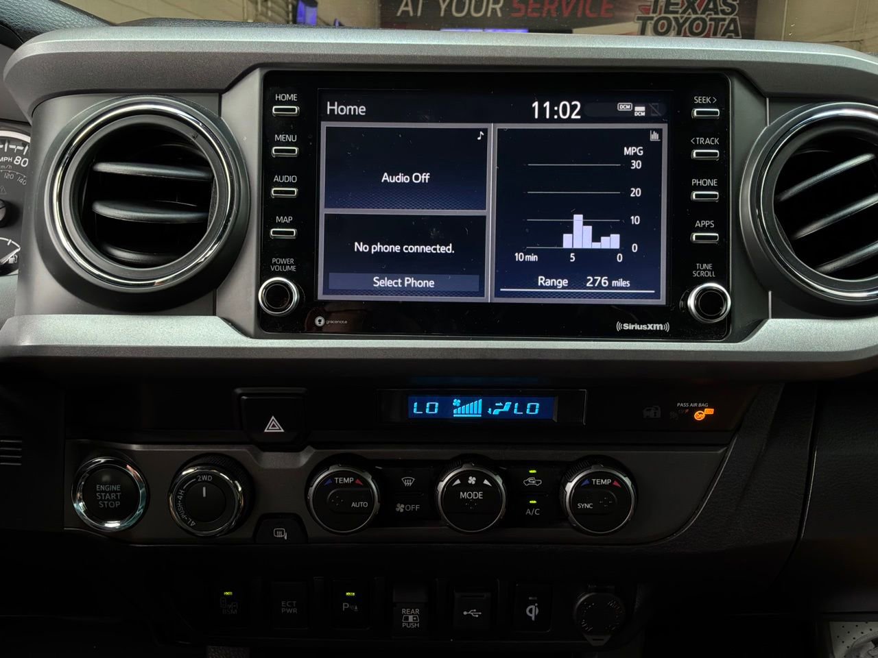 Used 2023 Toyota Tacoma TRD Off-Road w/ Technology Package AWD/4WD image 27