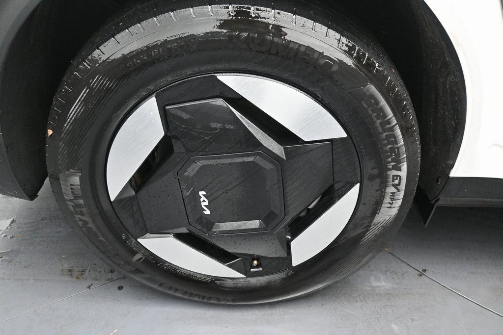 Used 2024 Kia EV9 Light Long Range image 40