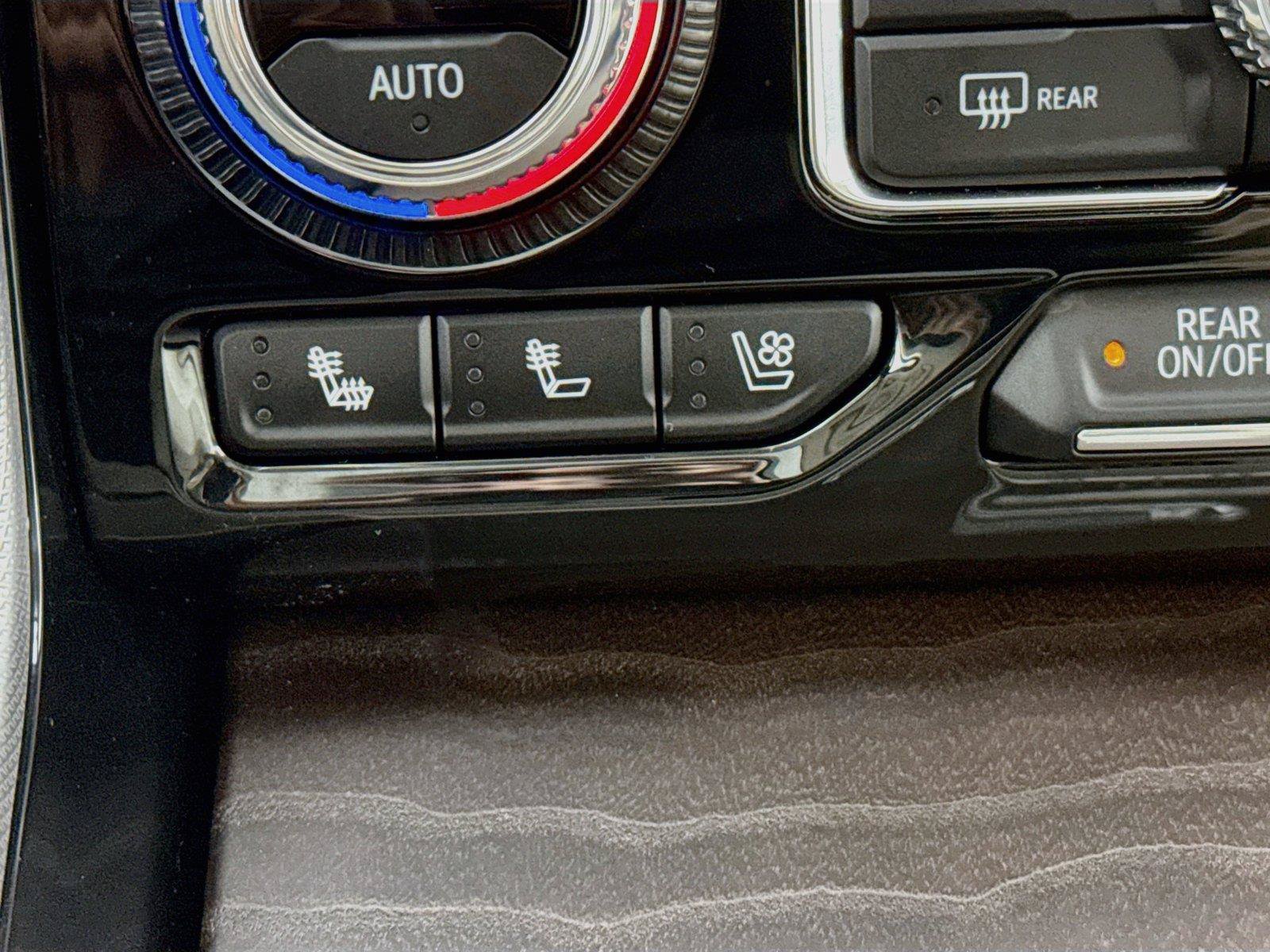 Used 2024 GMC Yukon XL Denali AWD/4WD image 8