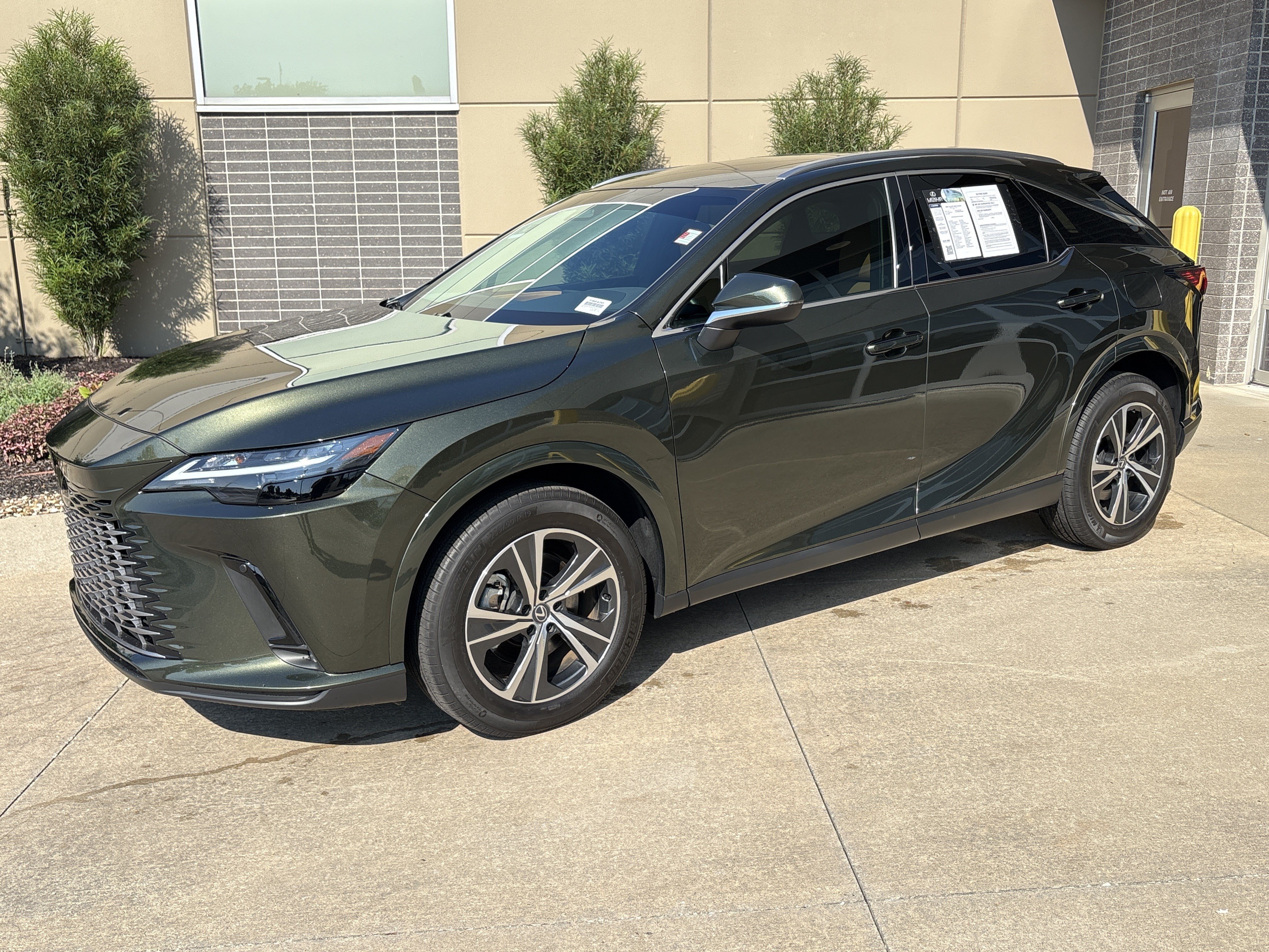 Certified 2025 Lexus RX 350h AWD/4WD image 5