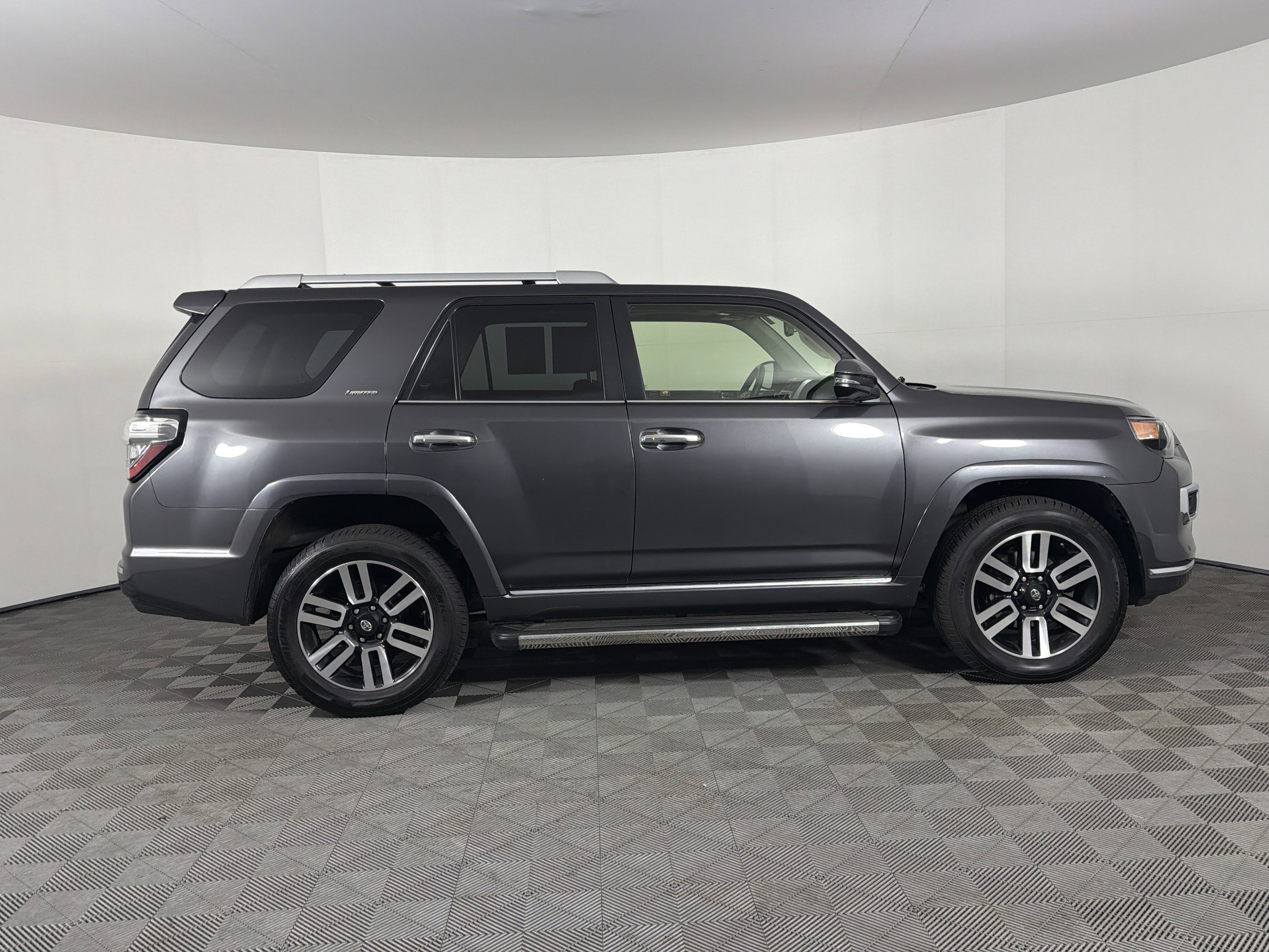 Used 2017 Toyota 4Runner Limited image 27