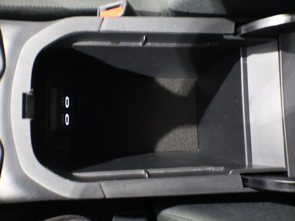 Used 2024 Toyota RAV4 XLE image 31