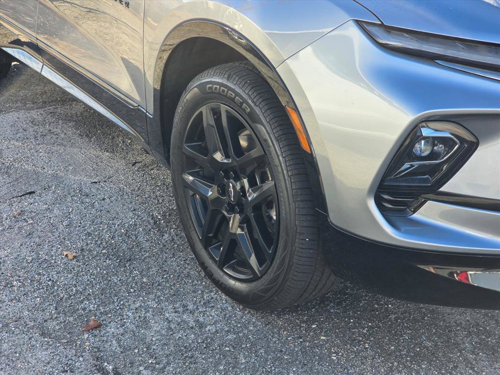 Used 2025 Chevrolet Blazer RS w/ Driver Confidence II Package FWD image 16