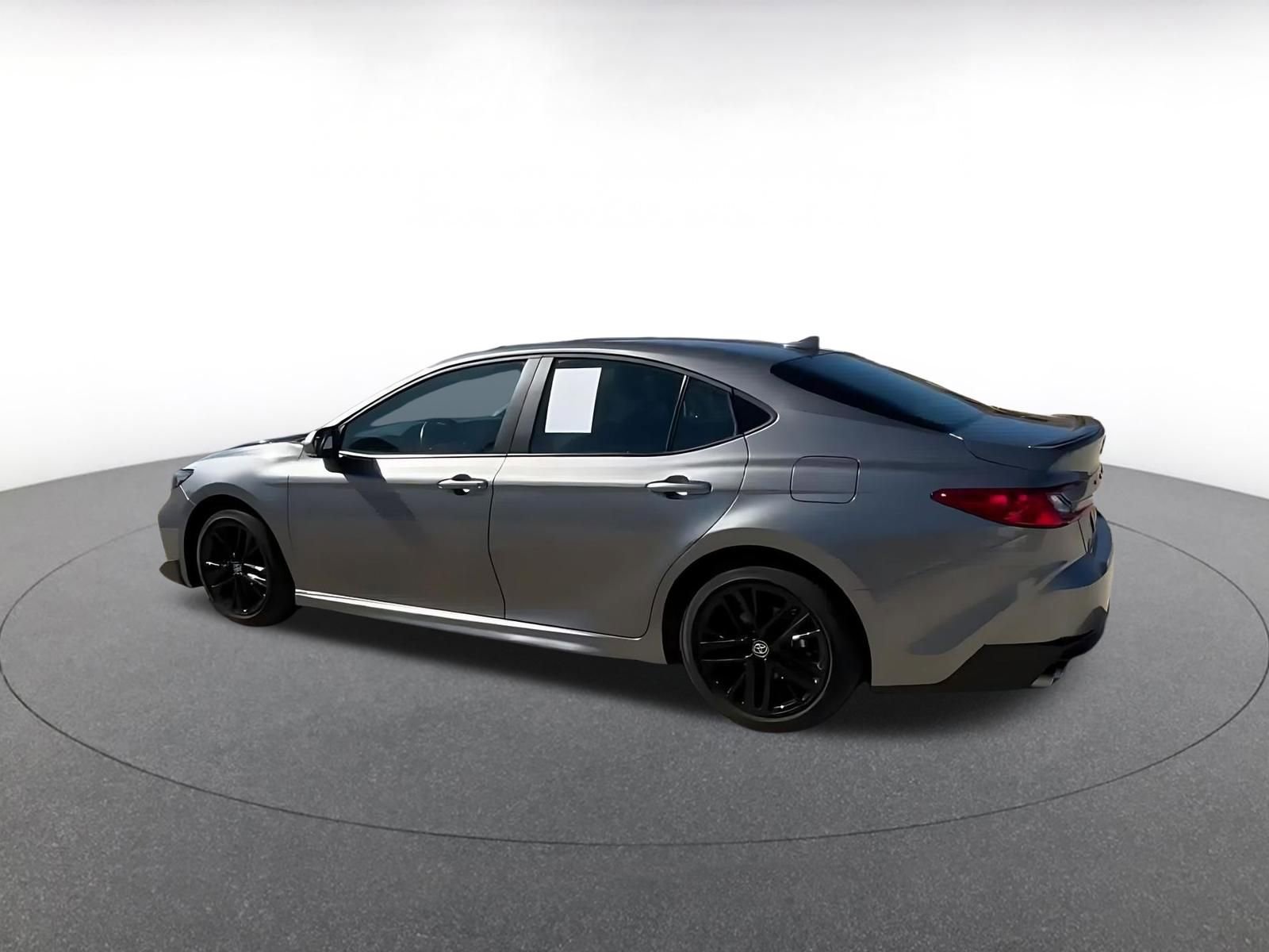 Used 2025 Toyota Camry SE FWD image 10