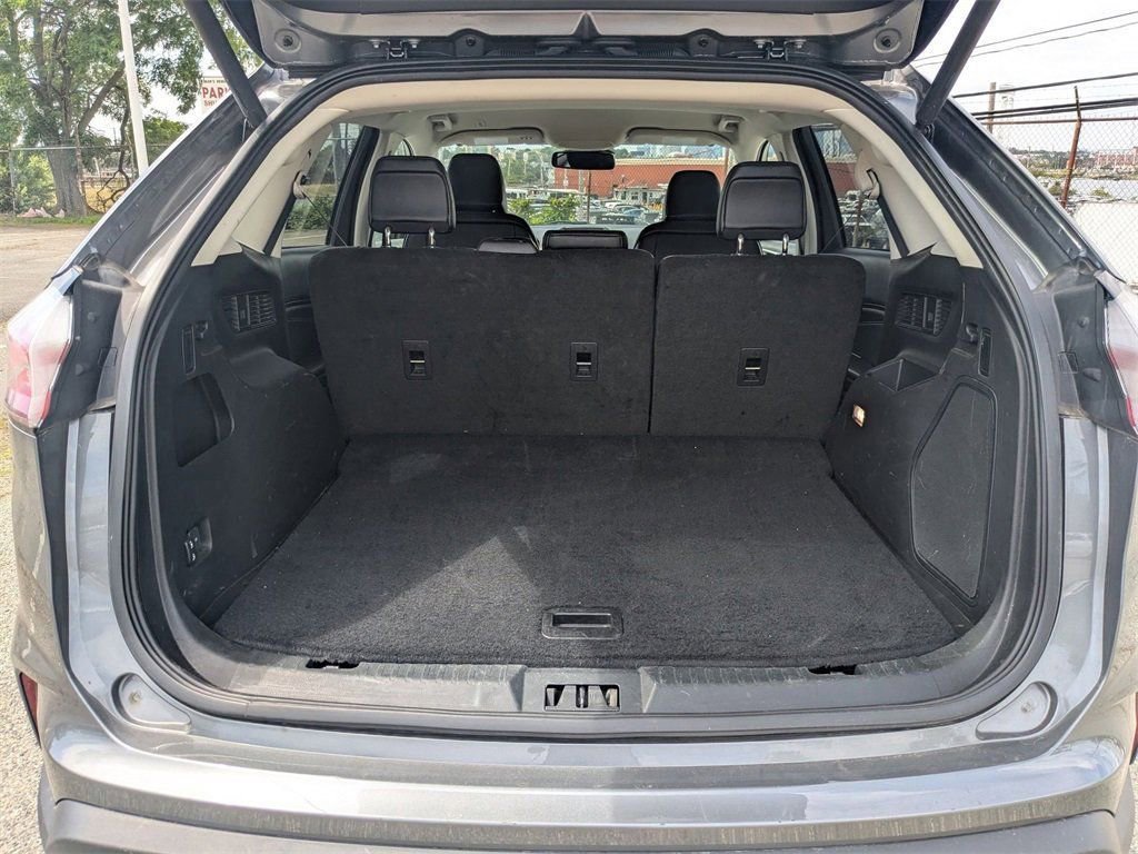 Used 2024 Ford Edge Titanium image 33