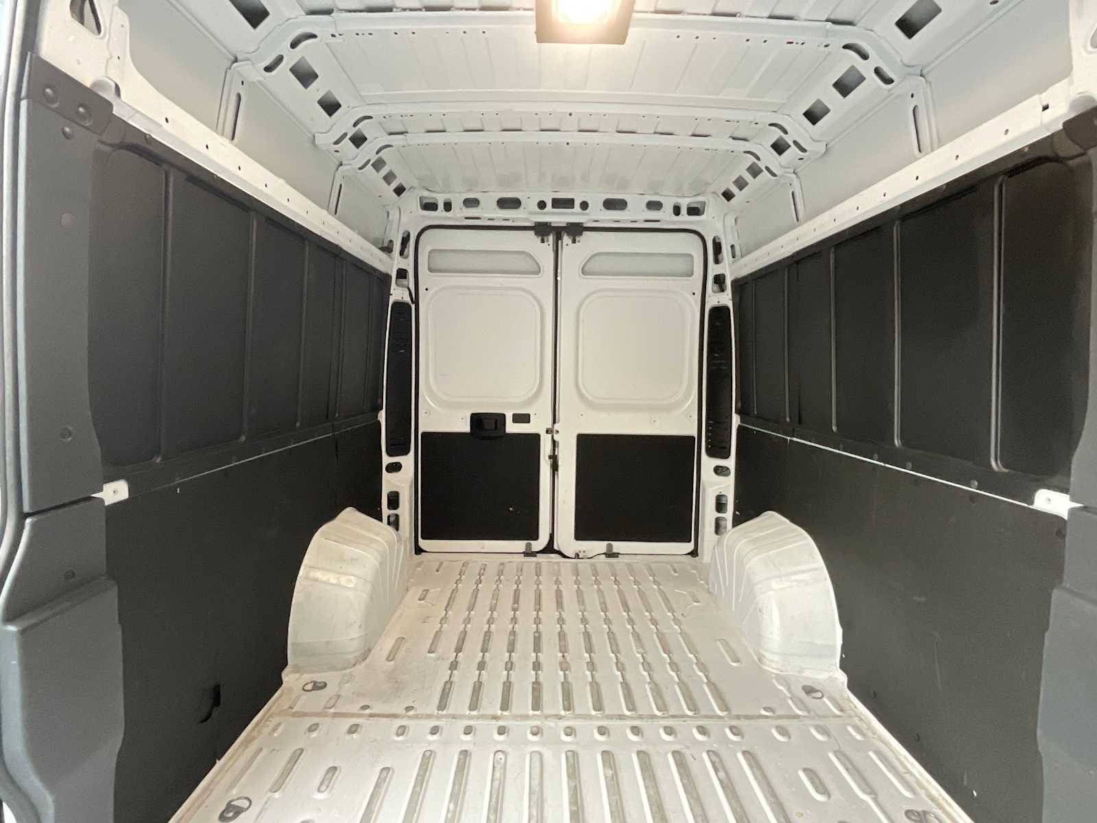 Used 2024 RAM ProMaster 2500 w/ Convenience Group FWD image 22
