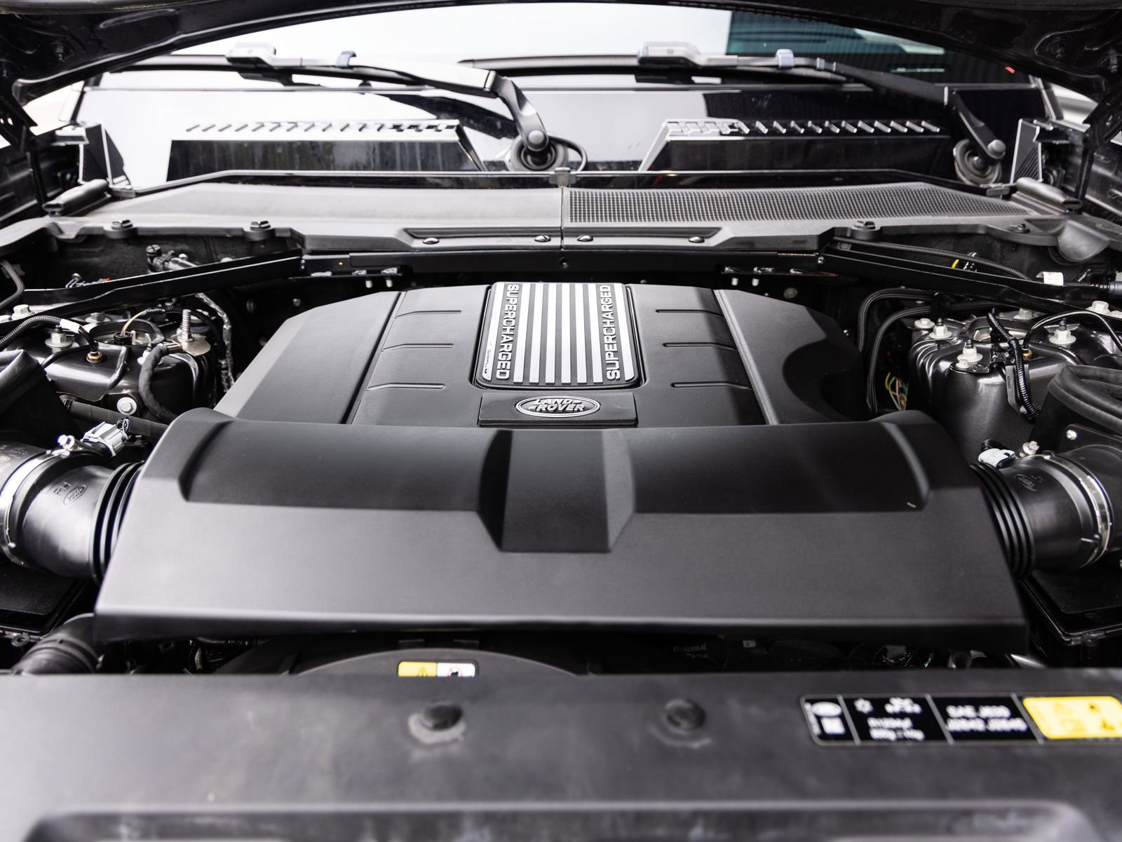 Used 2024 Land Rover Defender 90 Carpathian Edition image 31