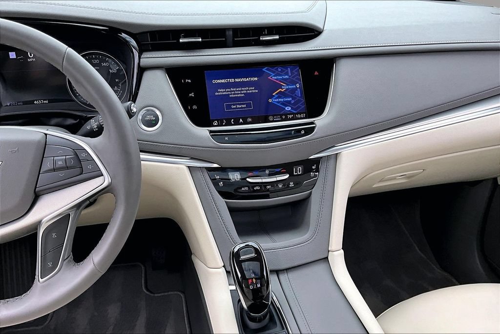 Used 2025 Cadillac XT5 Premium Luxury w/ Technology Package AWD/4WD image 6