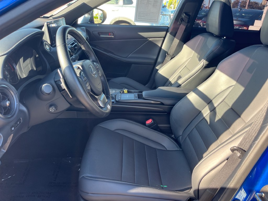 Used 2025 Lexus IS 350 F Sport w/ Navigation Package RWD image 9