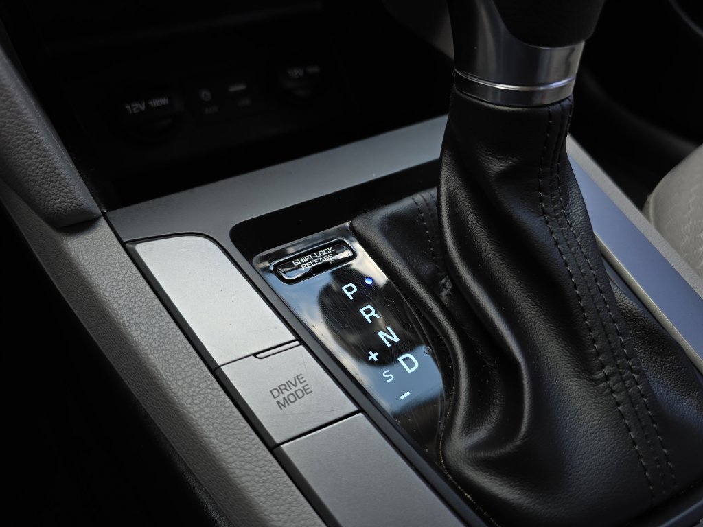 Used 2019 Hyundai Elantra SE image 23