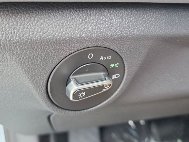 New 2026 Volkswagen Jetta SE FWD image 26