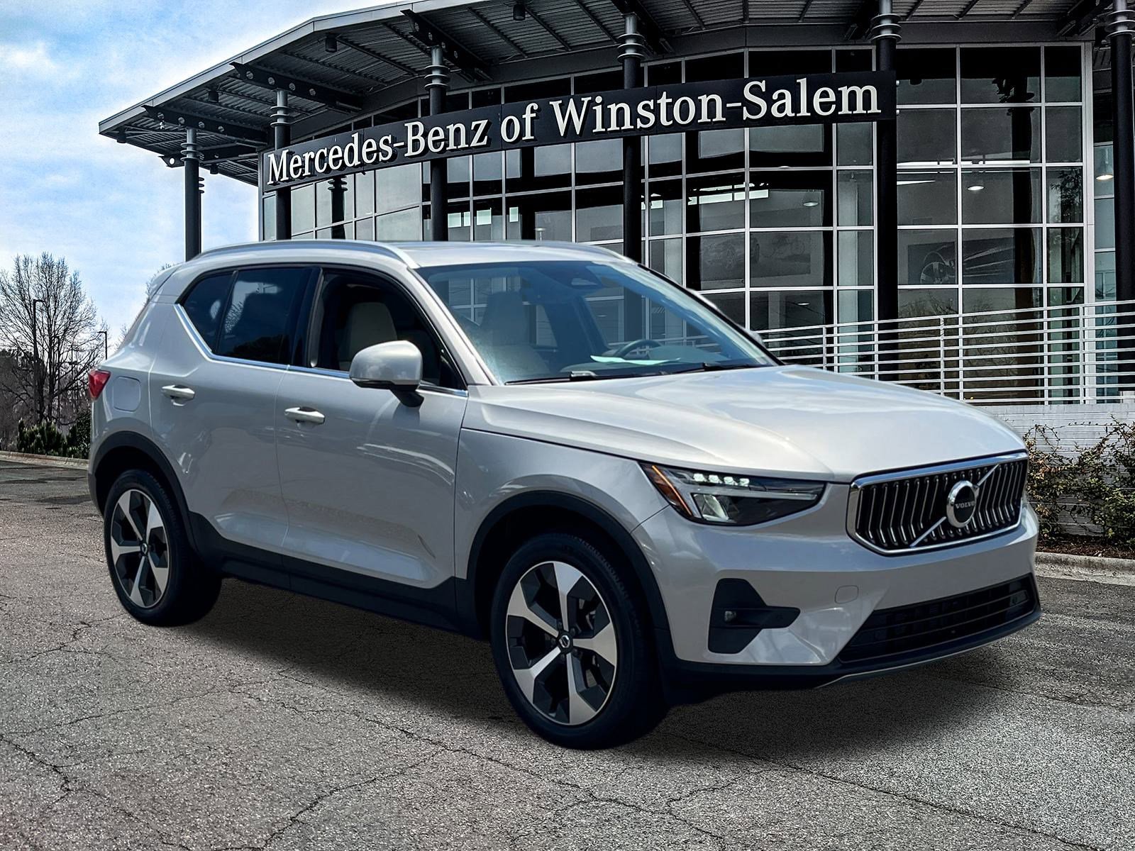 Used 2023 Volvo XC40 B5 Plus w/ Protection Package Premier