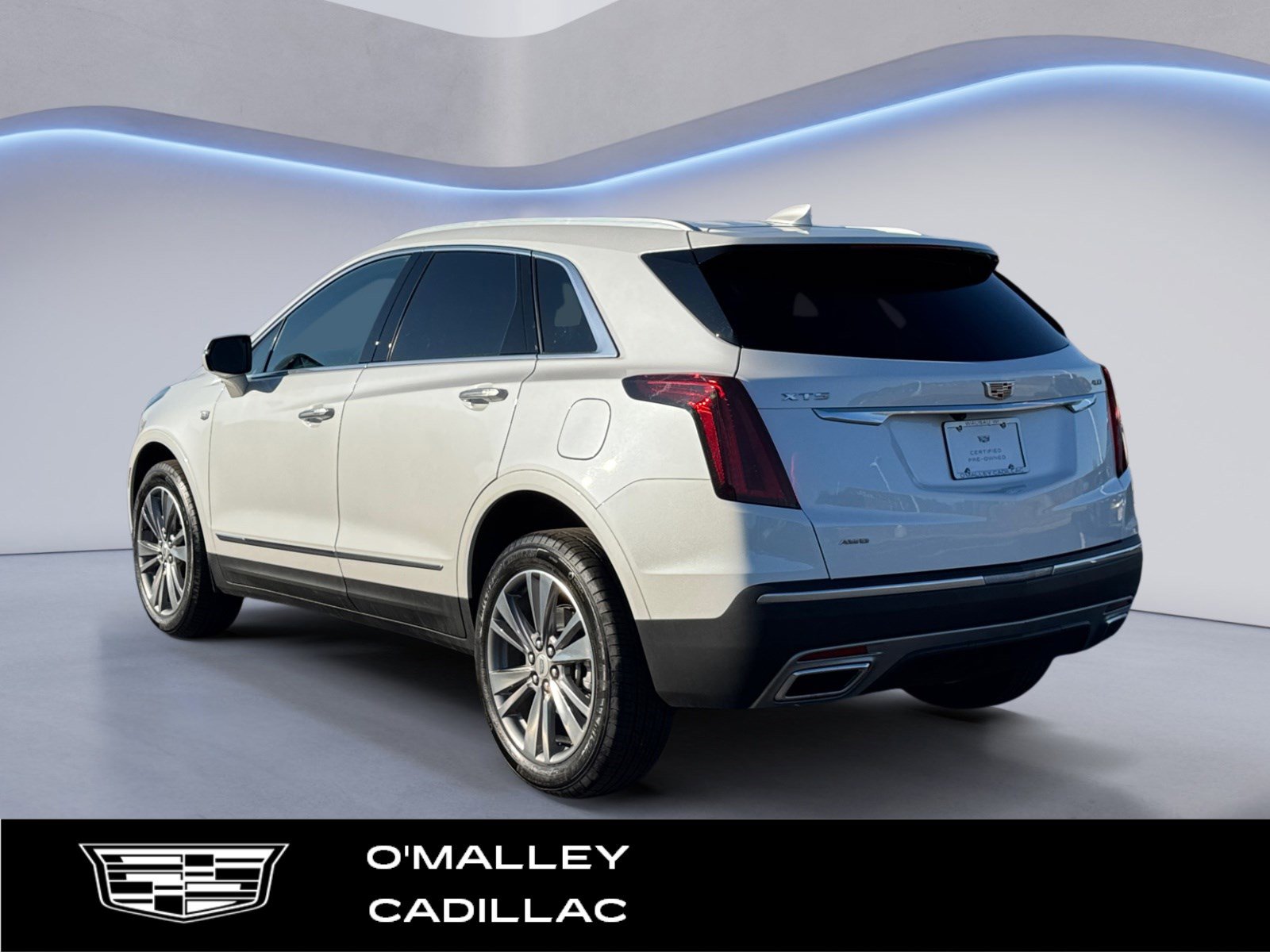 Certified 2025 Cadillac XT5 Premium Luxury image 3