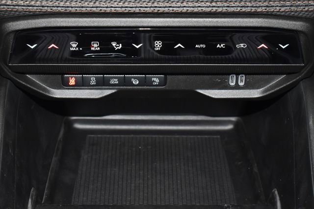 New 2026 Jeep Cherokee Overland w/ Trailer Tow Group image 16