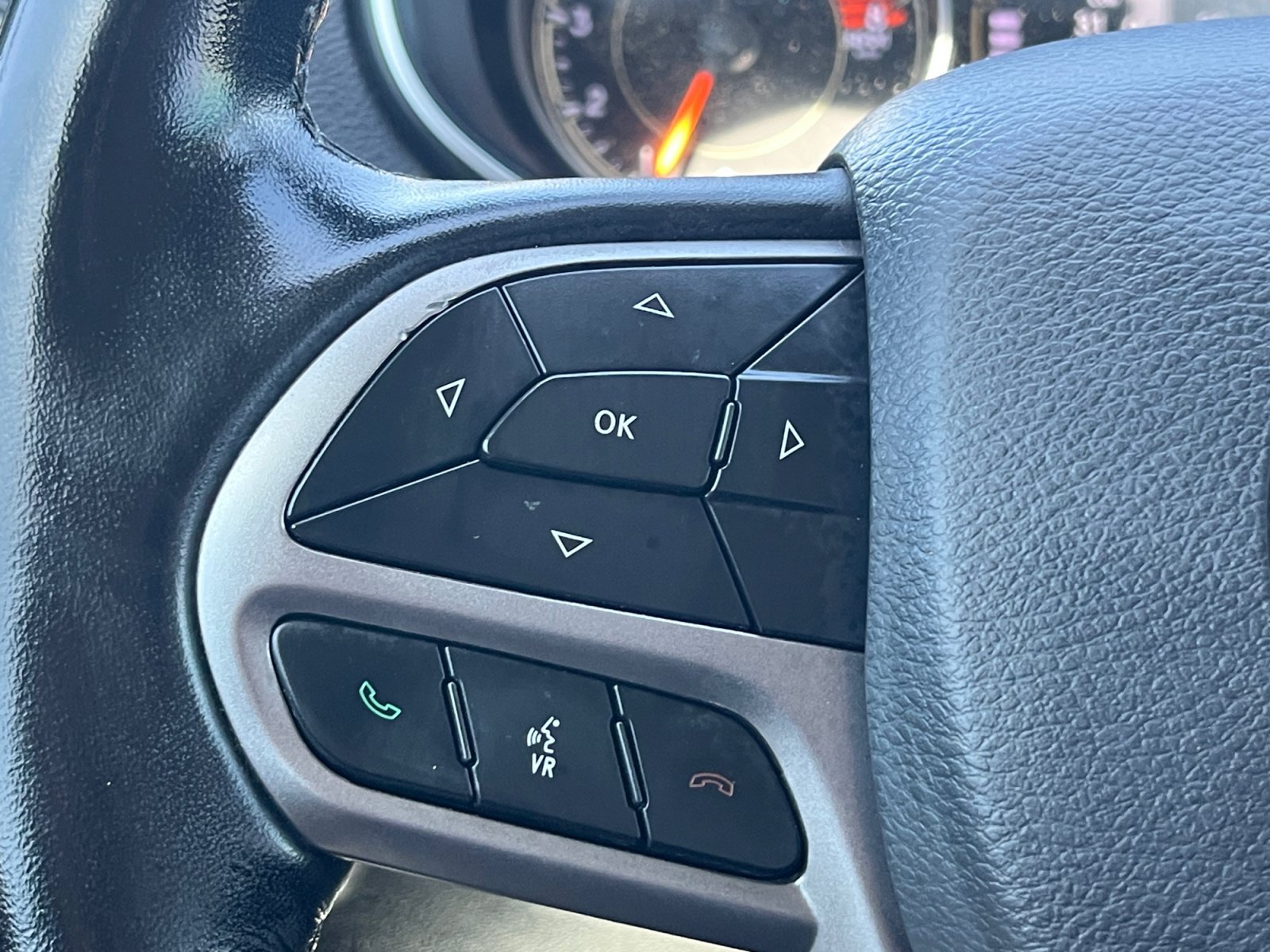Used 2021 Jeep Cherokee Latitude Lux FWD image 19