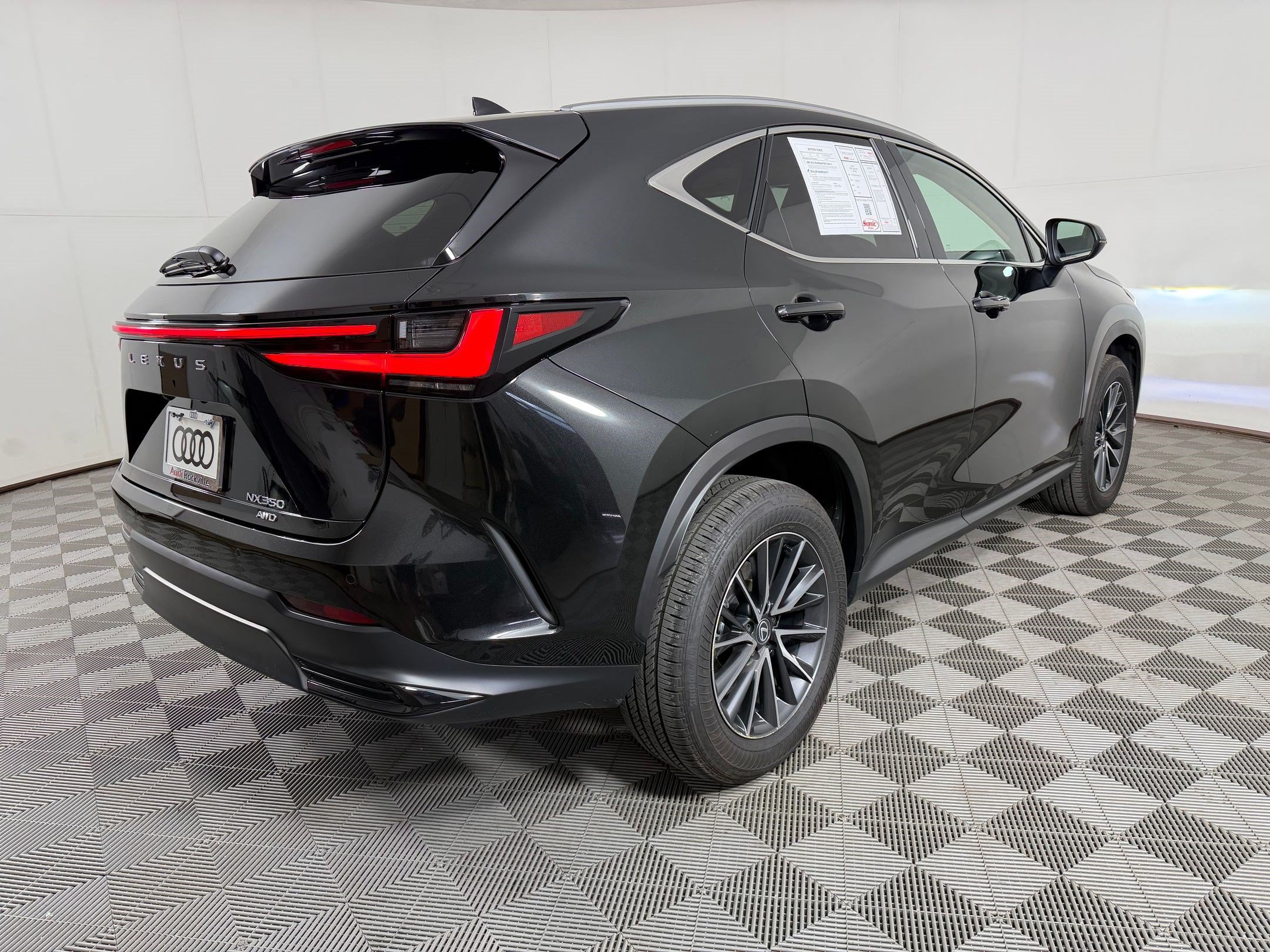 Used 2025 Lexus NX 350 AWD image 9