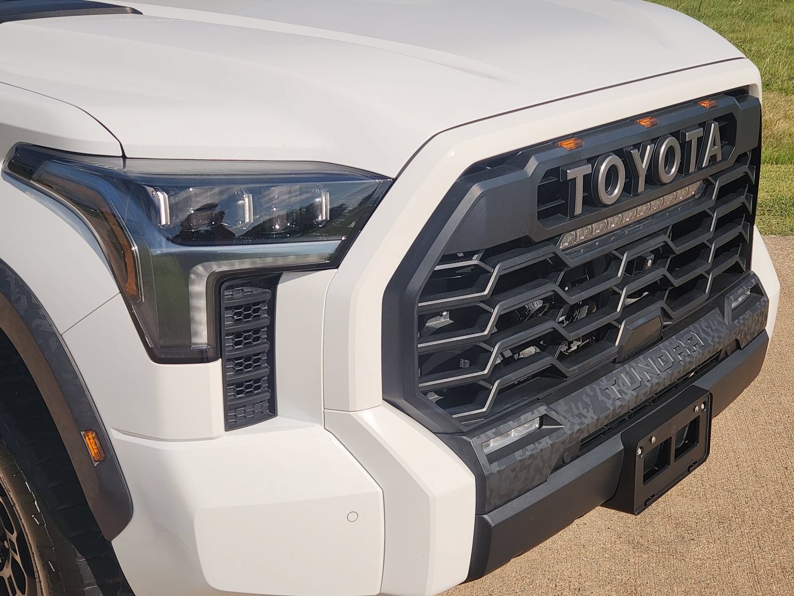 Used 2022 Toyota Tundra TRD Pro AWD/4WD image 12